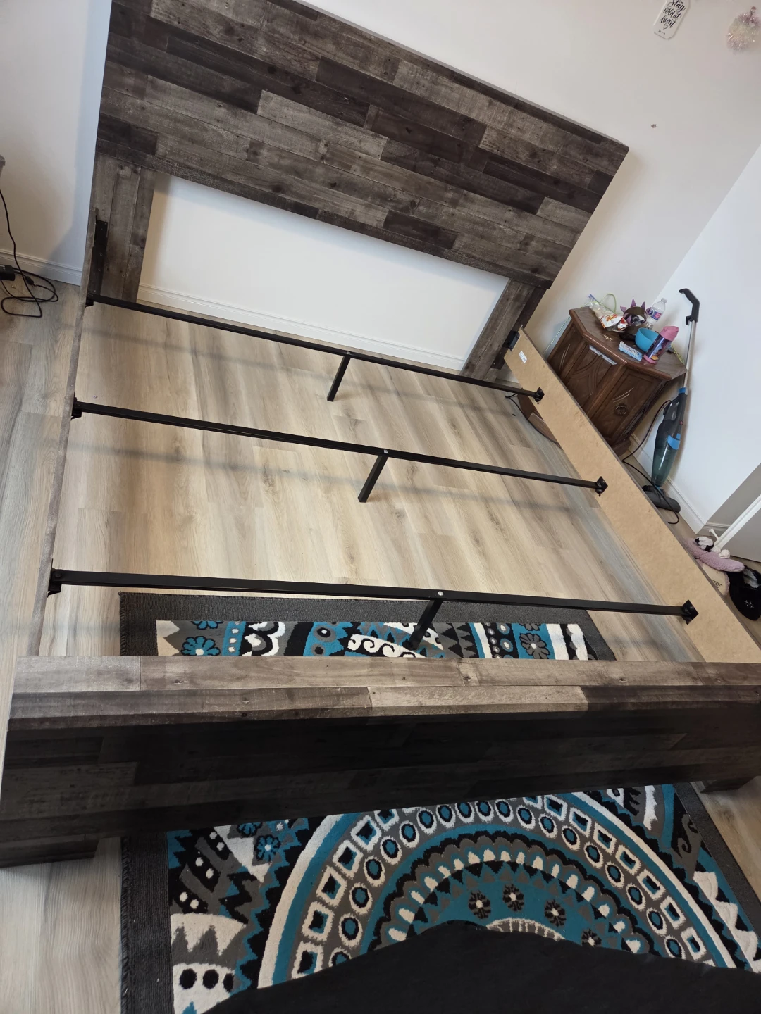 King size bed frame head board footboard - photo 5