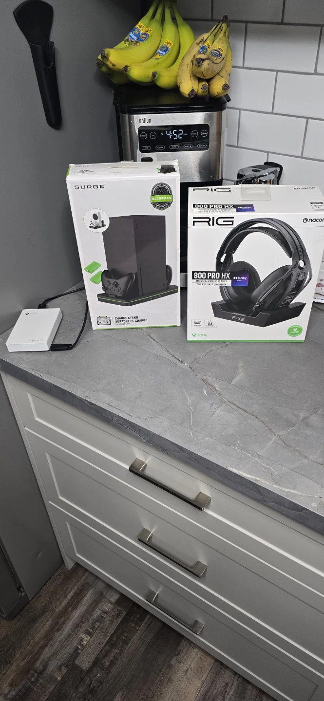 RIG 800 Pro HX Wireless Gaming Headset for Xbox with accessories