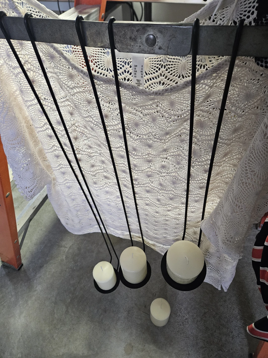 3 hanging pillar candles and holders - photo 2