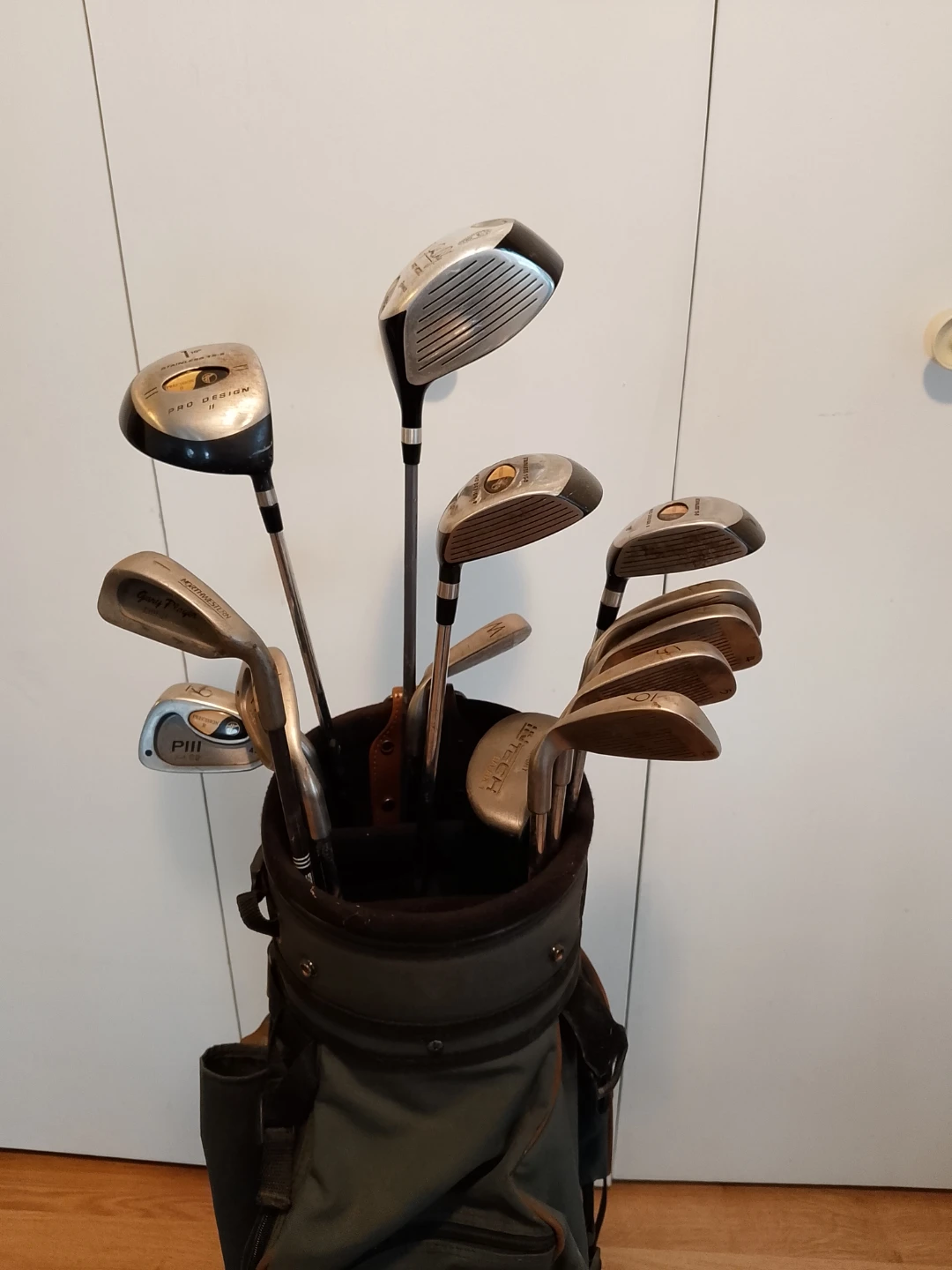Golf Club Set with Bag and Accessories - photo 3
