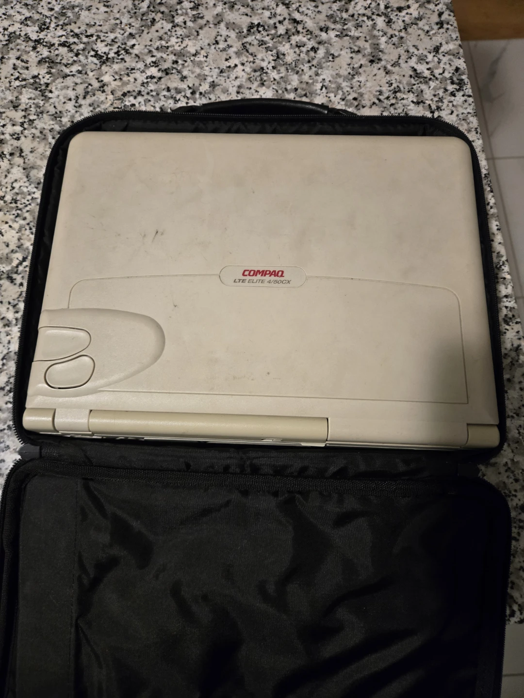 Compaq LTE Elite 4/50CX Laptop - photo 2