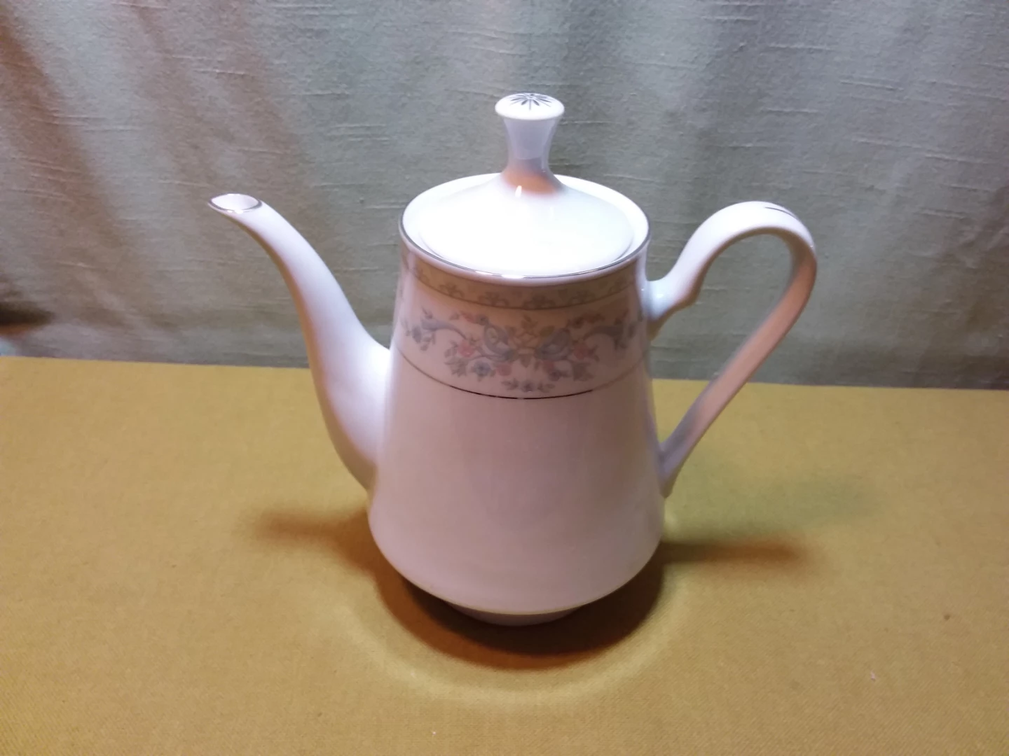 ☕ 🆕 Tea Pot & Matching (6) Cup & Saucer Set 🆕 - photo 3