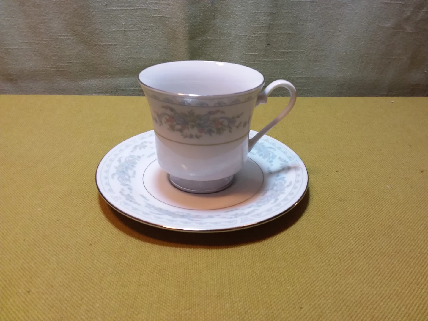 ☕ 🆕 Tea Pot & Matching (6) Cup & Saucer Set 🆕 - photo 4