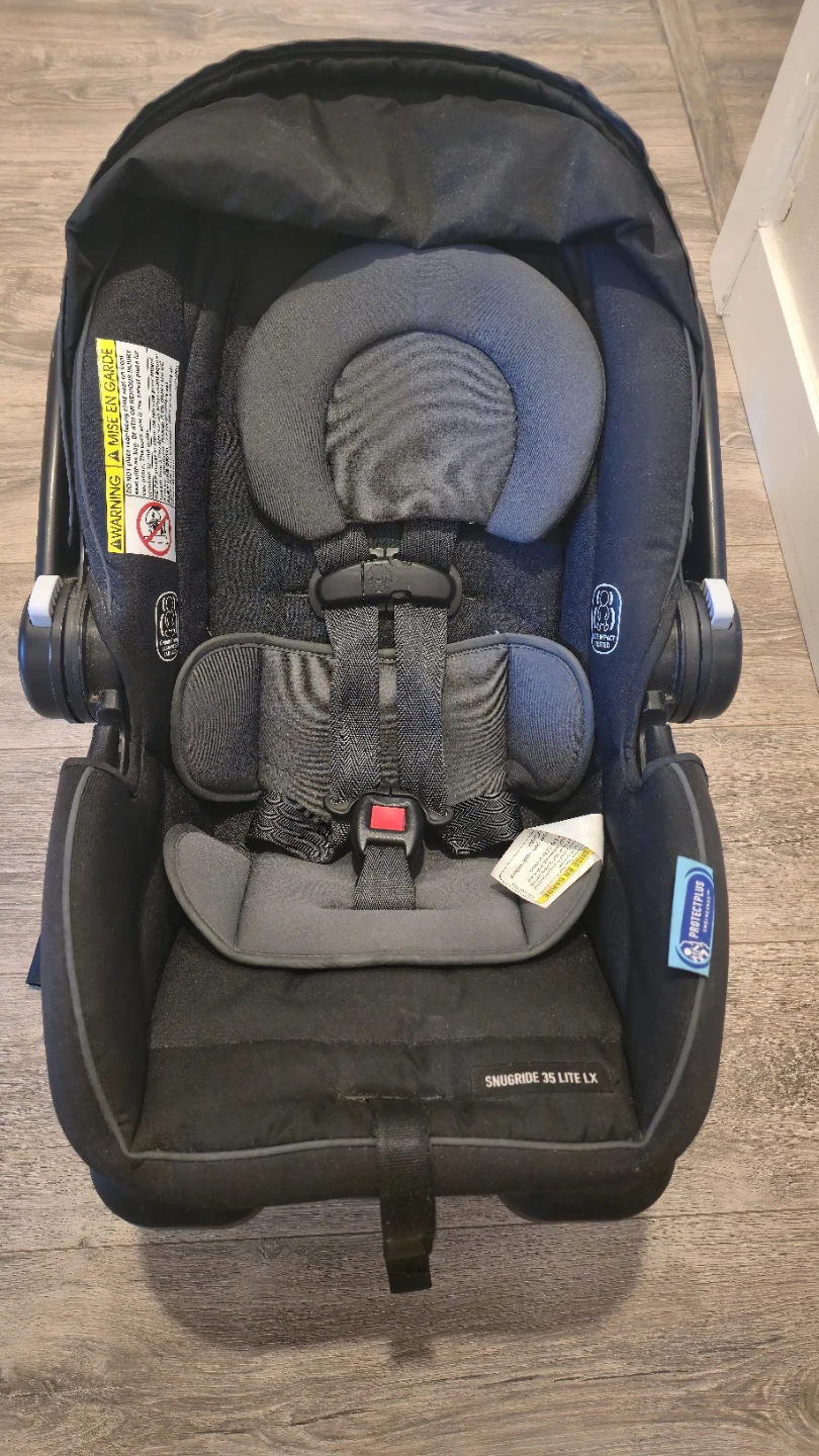 Graco SnugRide 35 Lite LX Infant Car Seat and Base
