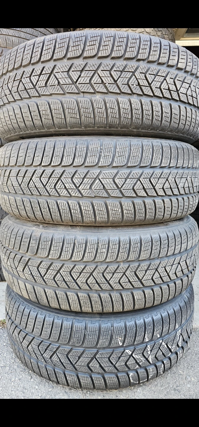 235/60 R18 PIRELLI (RUN FLAT) WINTER TIRES