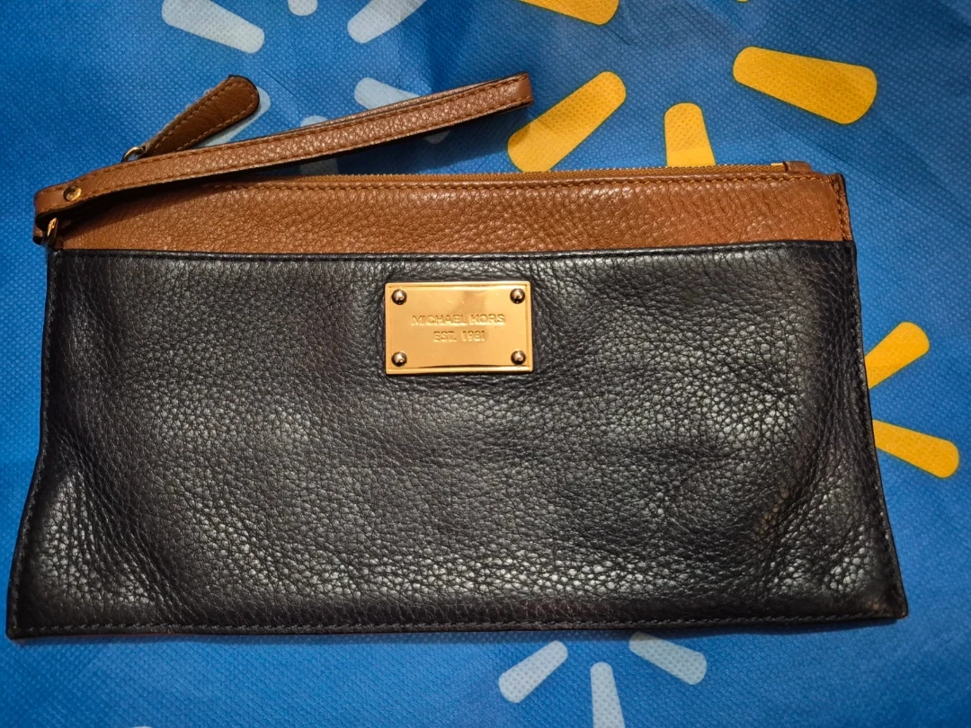 Michael Kors Leather Wristlet Clutch - Black & Brown - photo 5