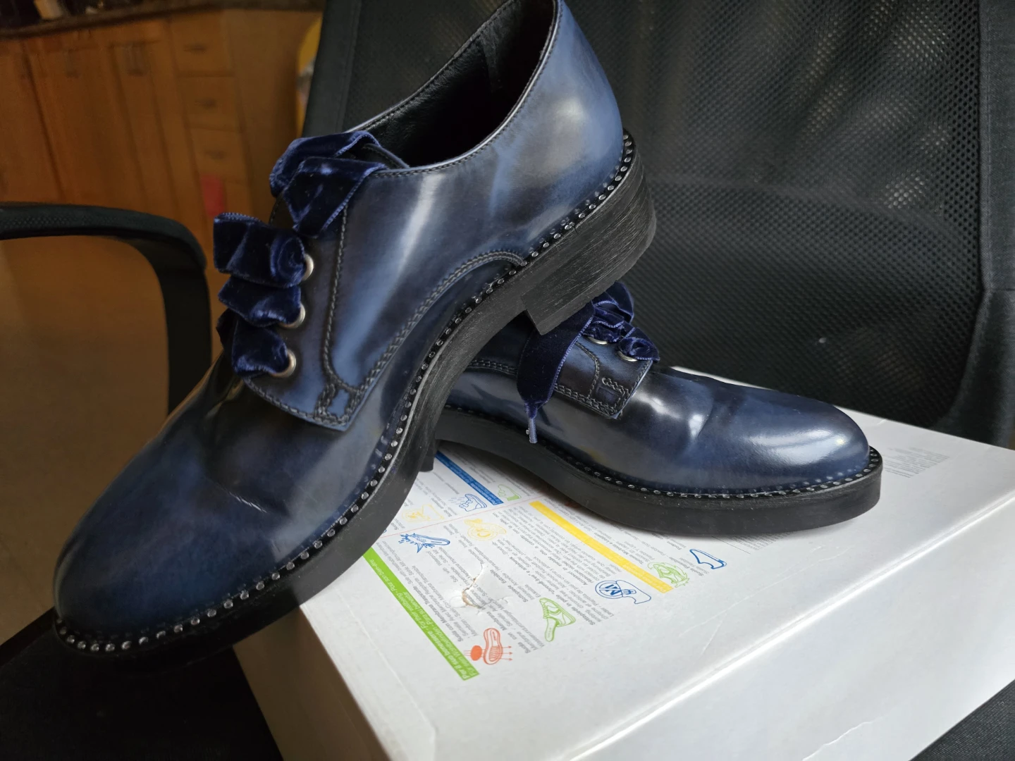 Blue Velvet Ribbon Oxford Shoes