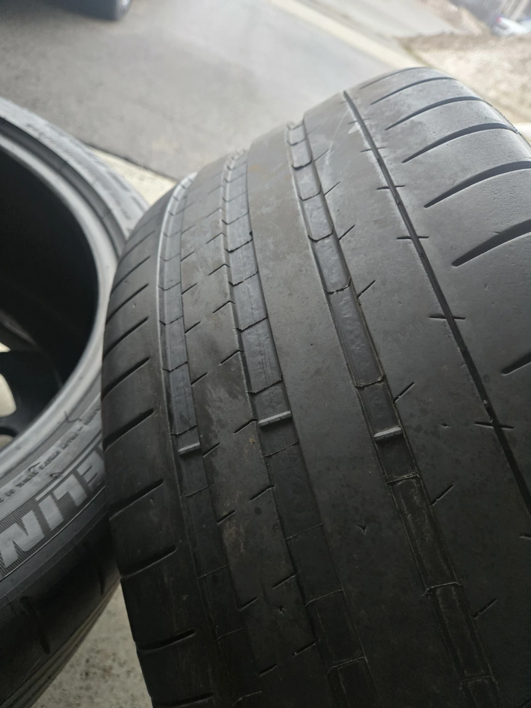 2x Michelin Pilot Super Sport Tires 255/40ZR18 - photo 2