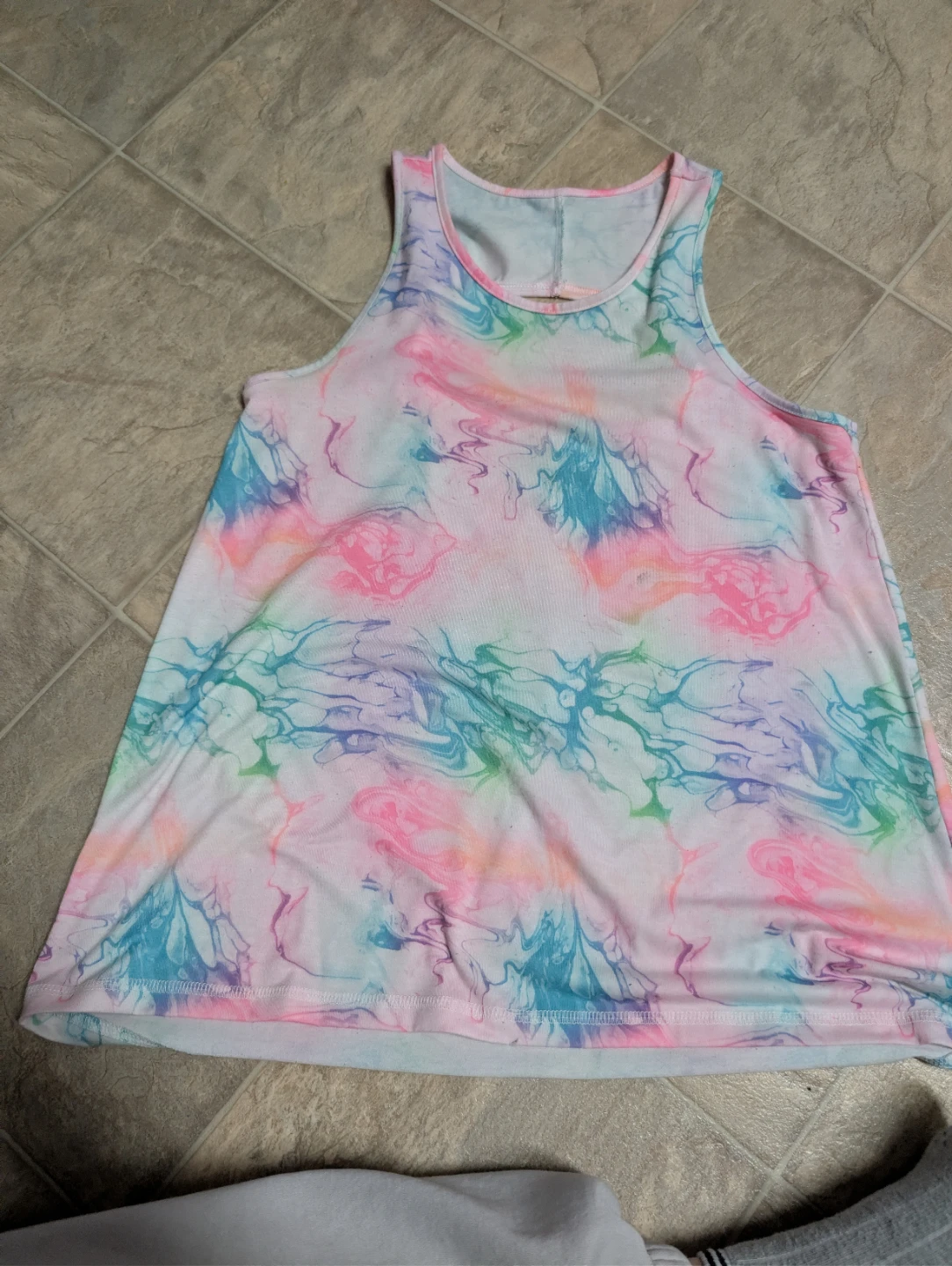 Bundle of 4 graphic t-shirts and tops - photo 4