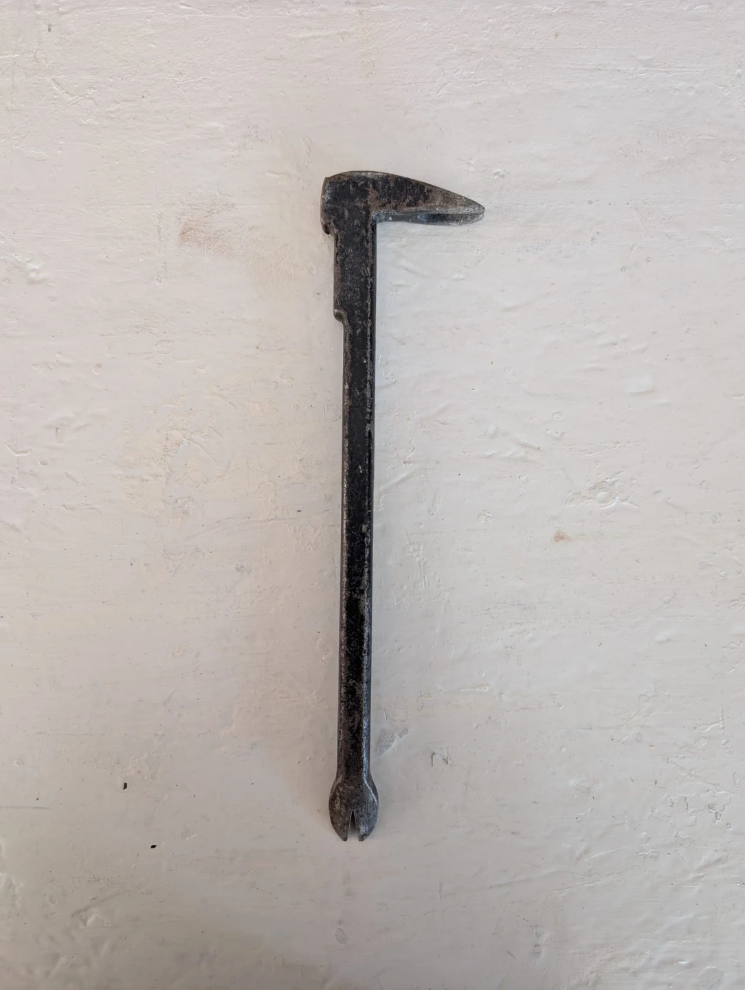 Nail Puller / Pry Bar tool