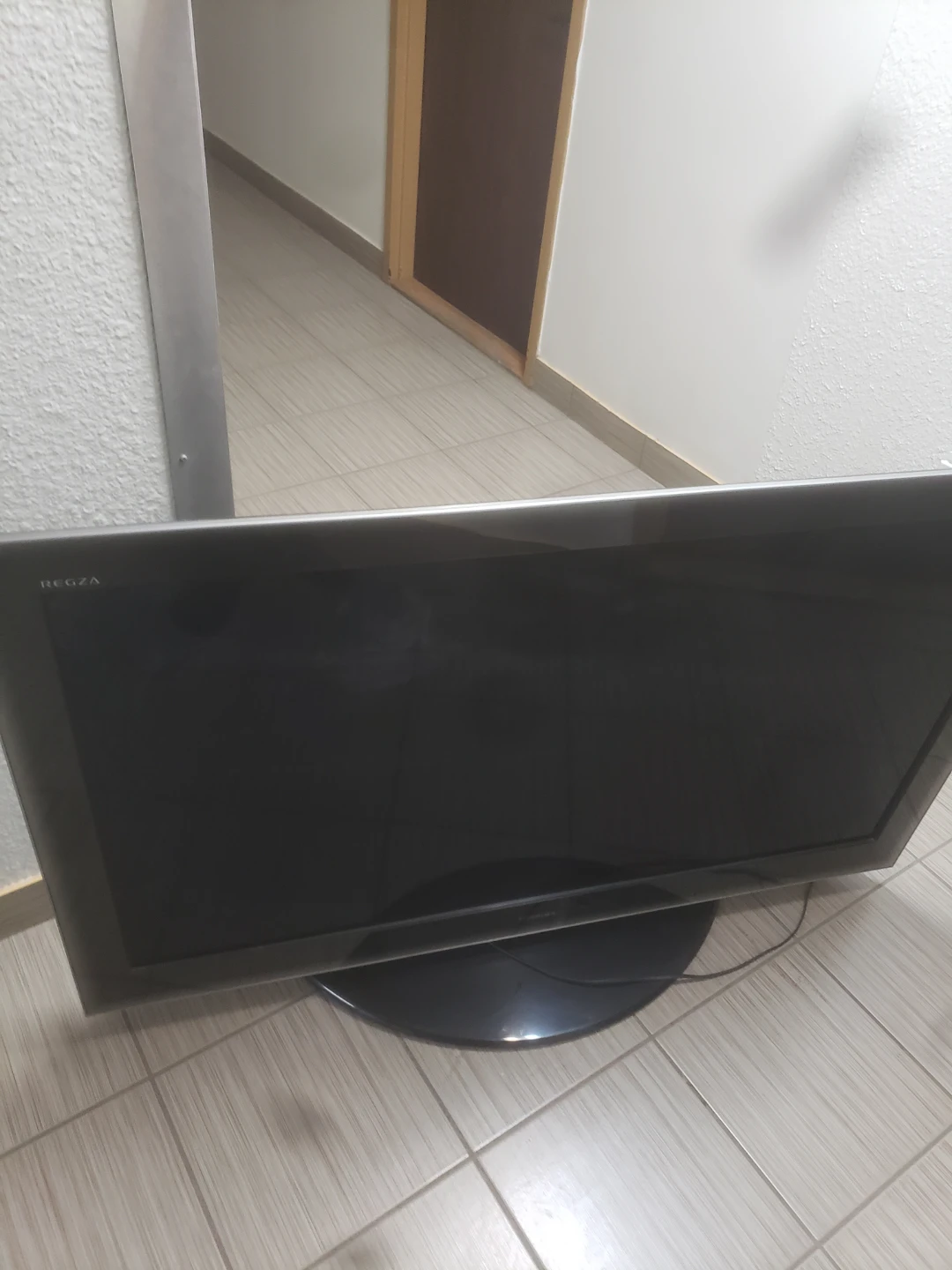 Toshiba Regza TV - photo 3