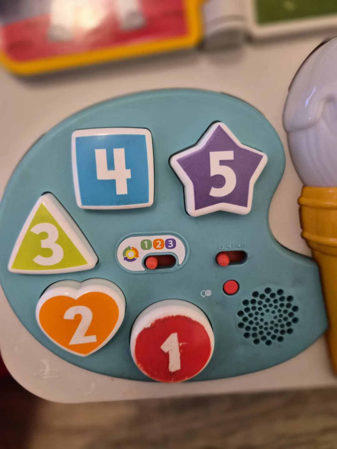 Fisher-Price Laugh & Learn 4-in-1 Activity Table & Art Easel - photo 2