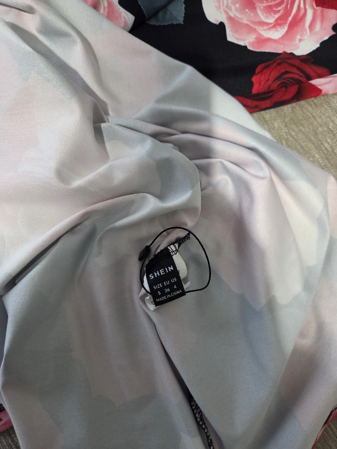 Women's clothing - photo 3