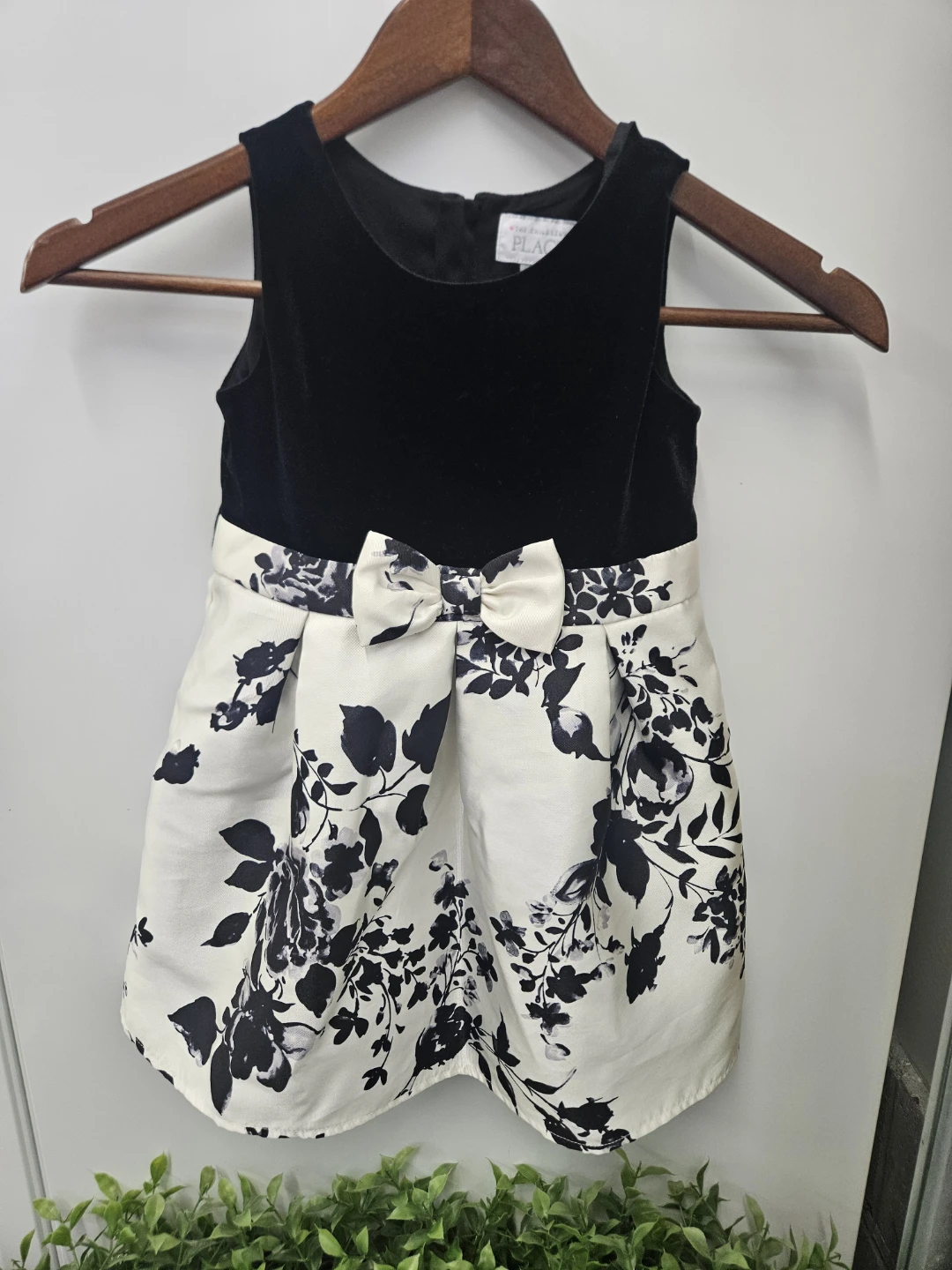 The Children's Place Black & White Floral Dress Size 4T