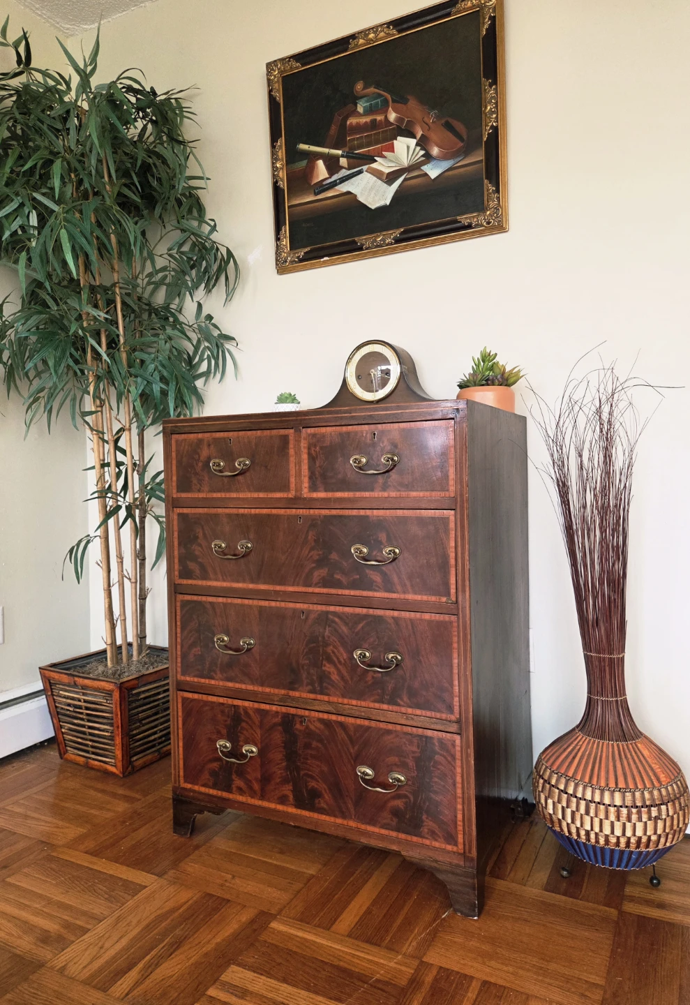 Antique Flame Mahogany Two-Tone Dresser - photo 2
