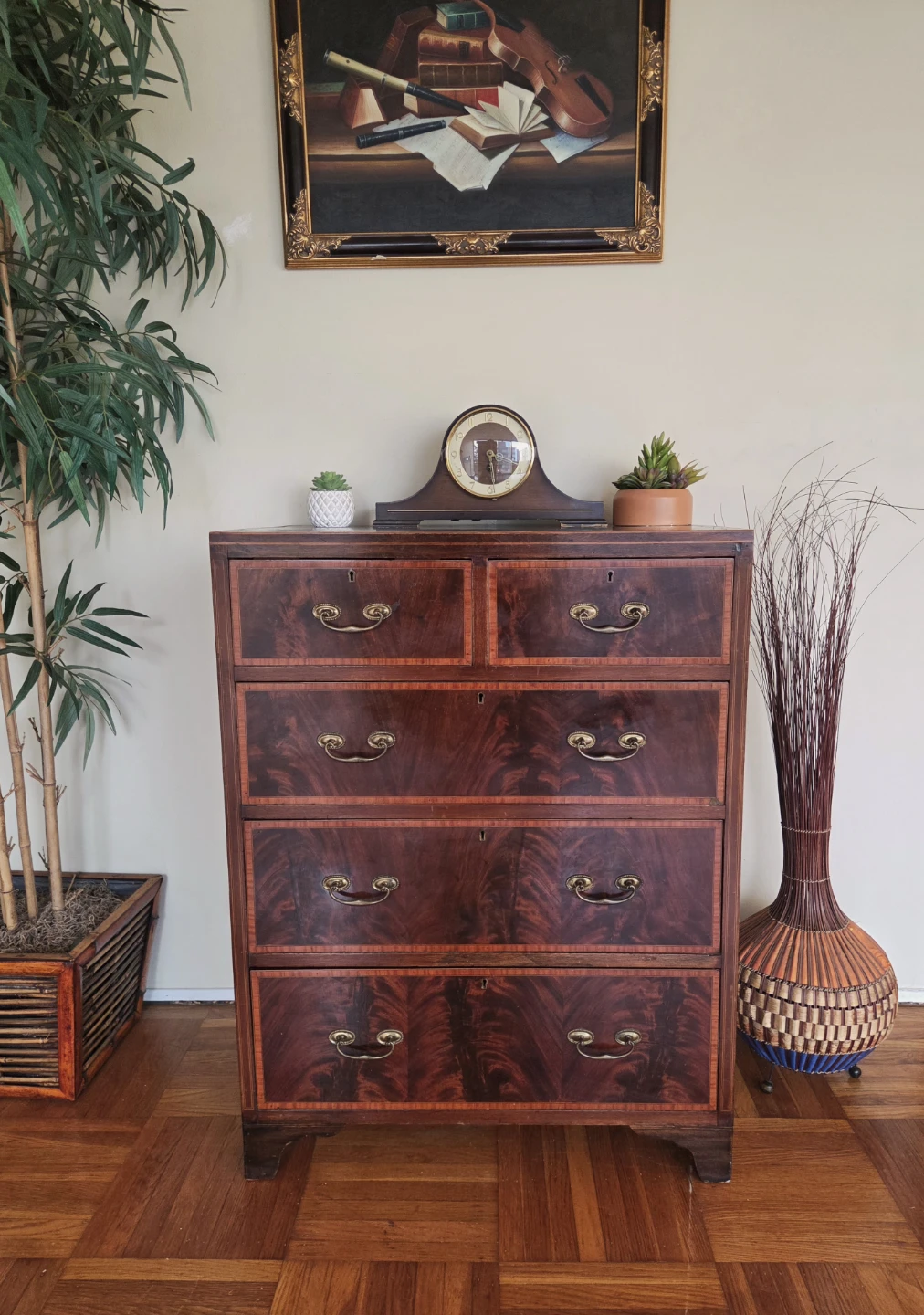 Antique Flame Mahogany Two-Tone Dresser - photo 4