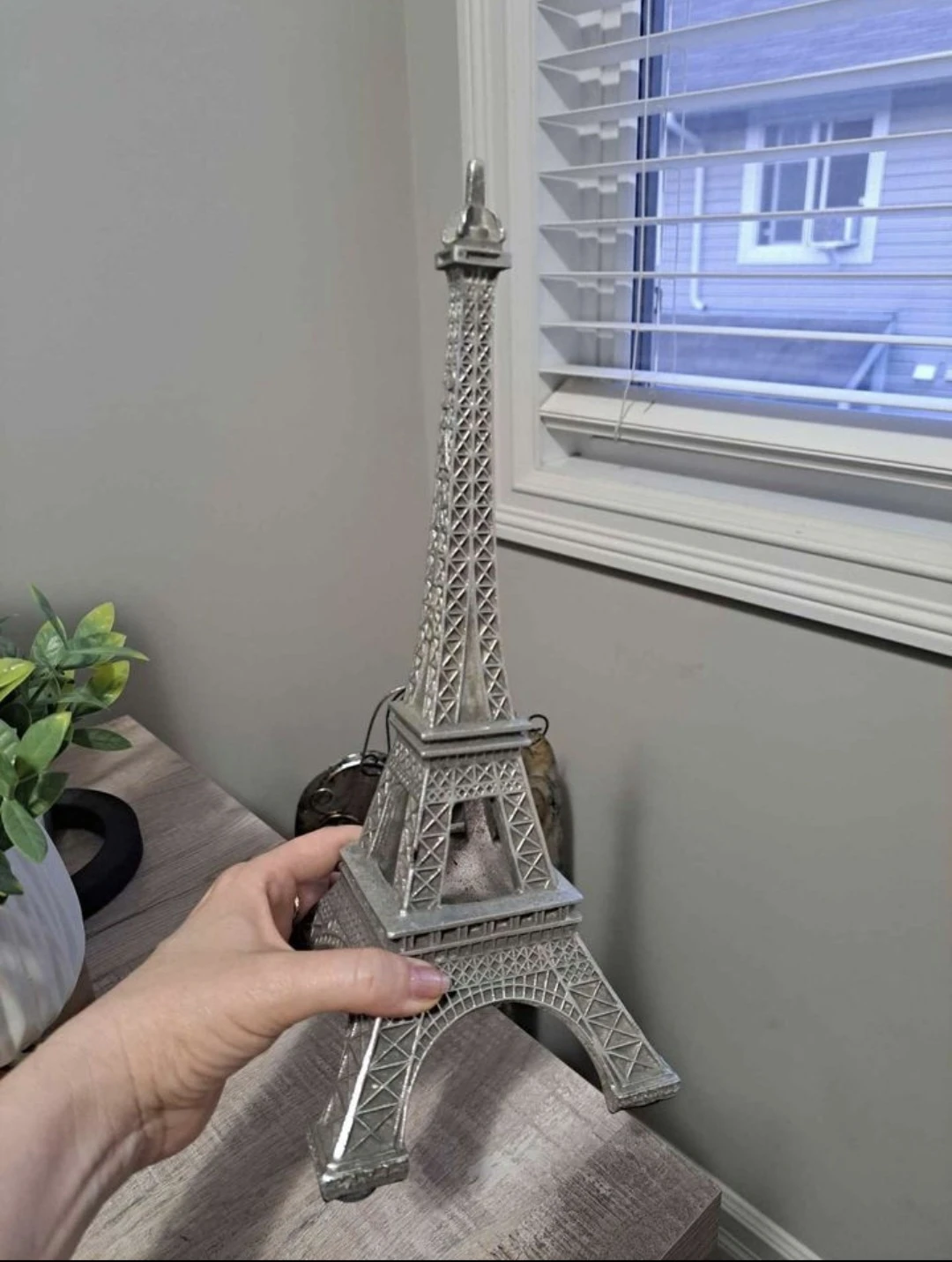 Eiffel Tower decorative figurine
