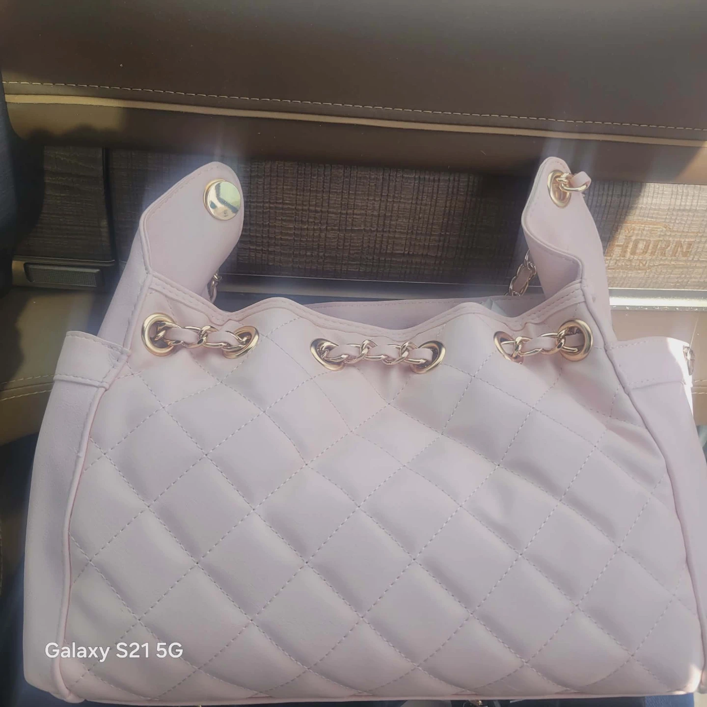Juicy Couture Pink Quilted Chain Shoulder Bag - photo 3