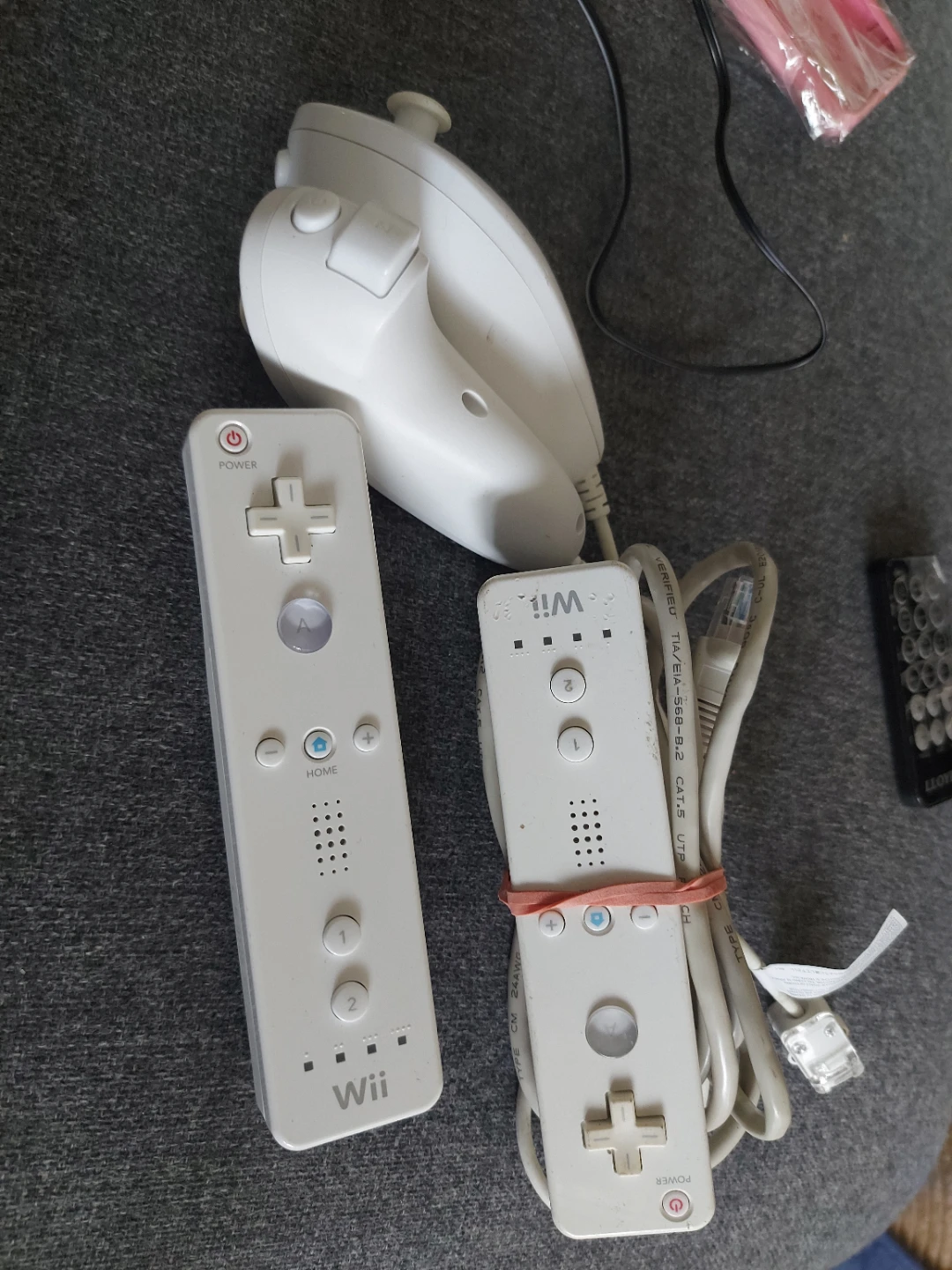 Nintendo Wii Controller Bundle with Racing Wheel - photo 3