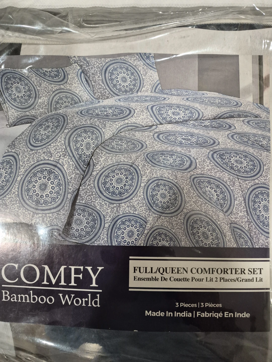 Comfy Bamboo World Full/Queen Comforter Set moving out sale