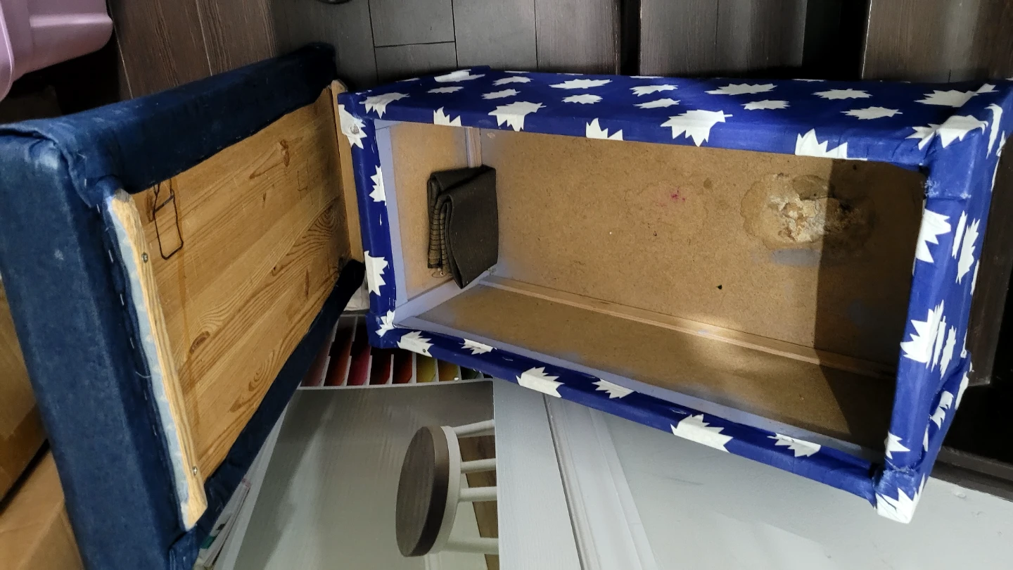 Blue Storage Ottoman with Maple Leaf Design - photo 3