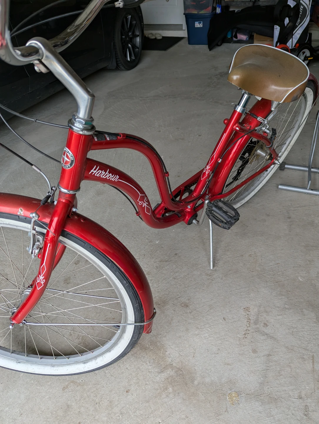 Red Schwinn Harbour Cruiser Bike - photo 3