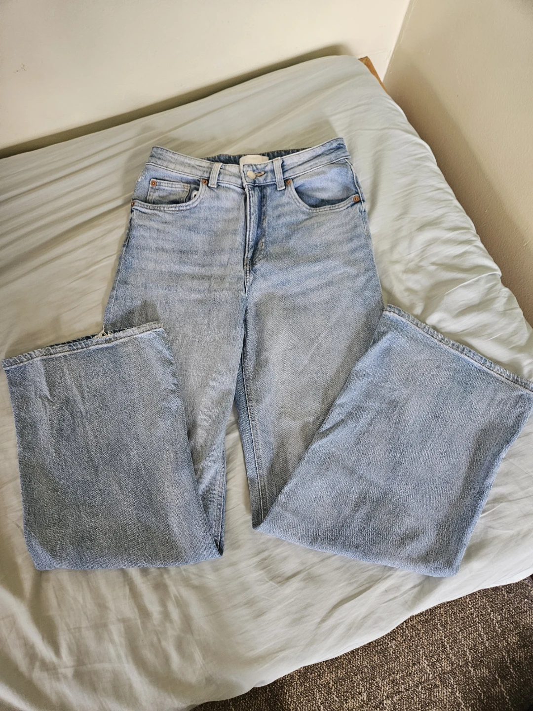 H&M Wide Leg Light Wash Denim Jeans - Size 4 - photo 4