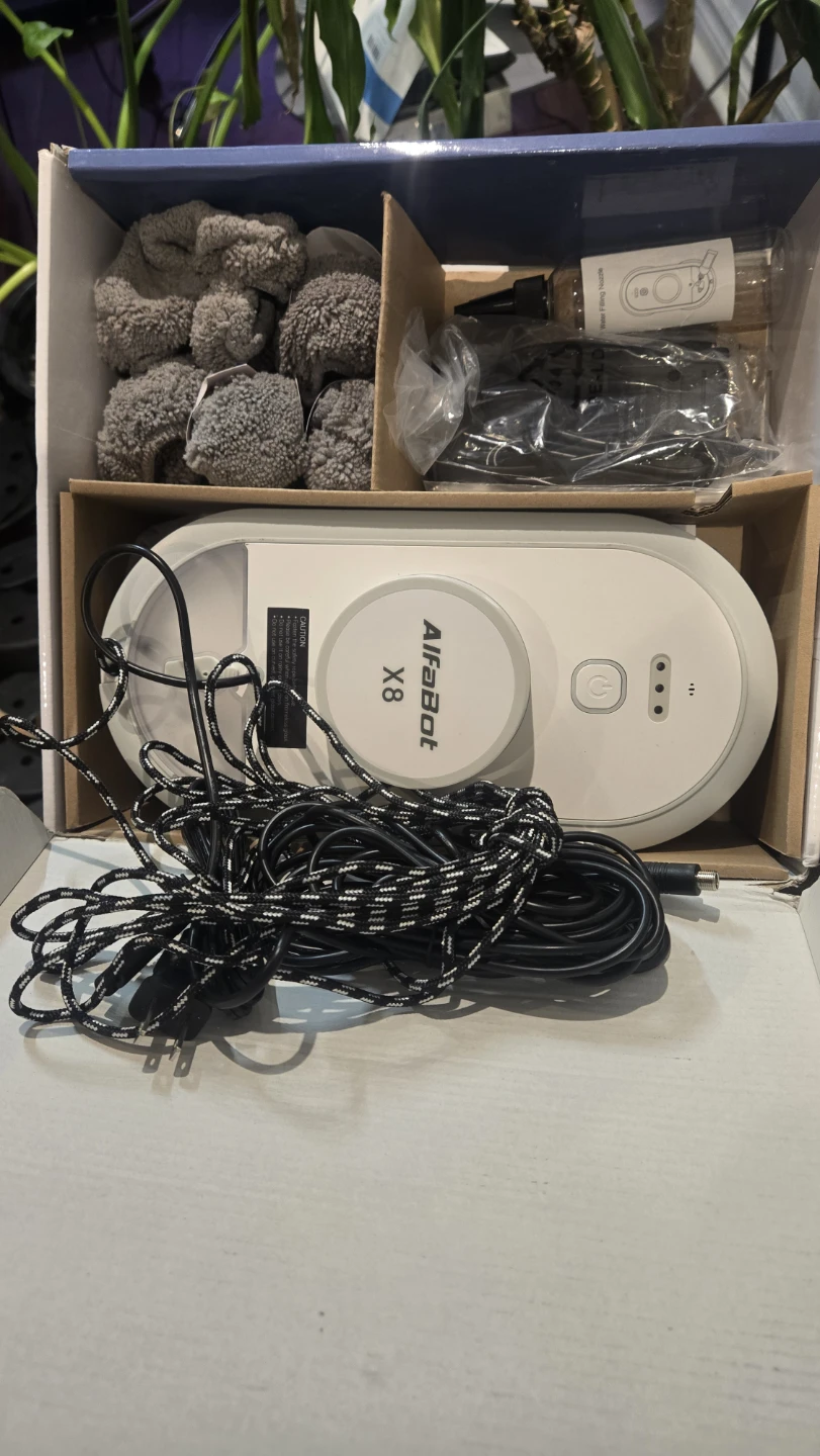 AlfaBot X8 Window Cleaning Robot - photo 3