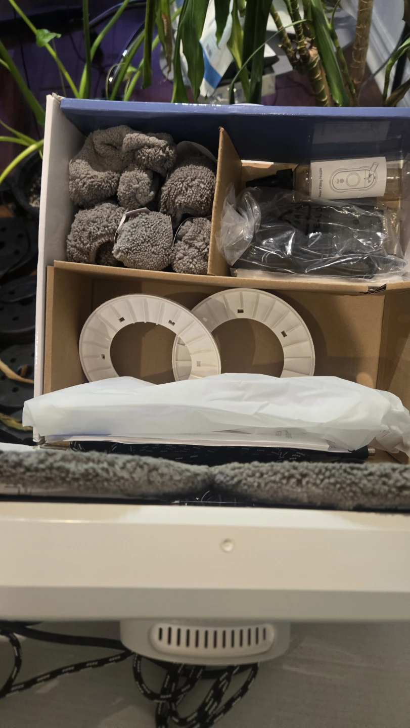 AlfaBot X8 Window Cleaning Robot - photo 4