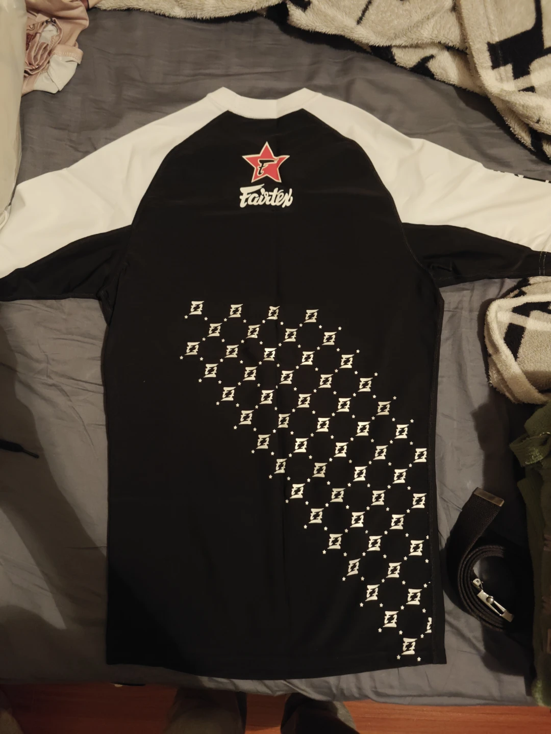 Fairtex Rashguard RG2 - Black & White - Size L - photo 2