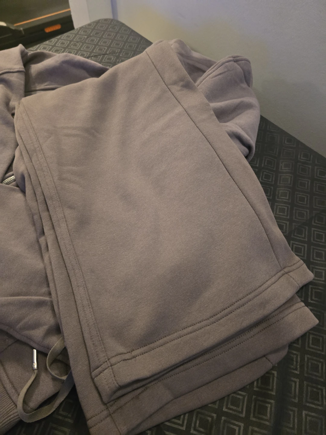 Lululemon Hoodie and Jogger Set - Grey - photo 2