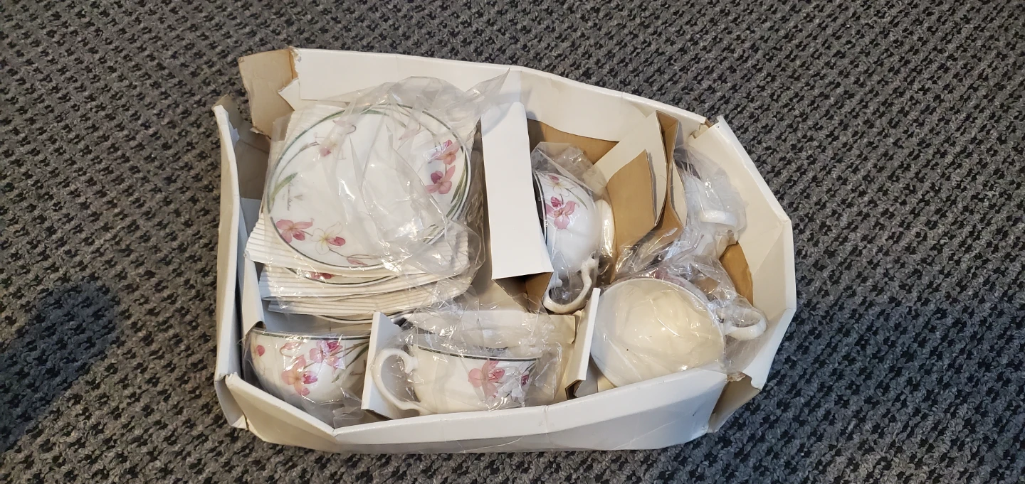 Villeroy & Boch Tea Cup and Saucer Set