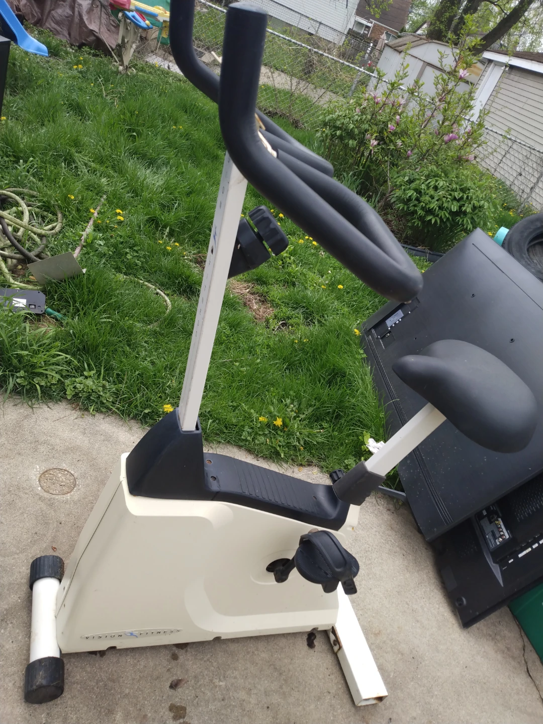 Vision Fitness Stationary Exercise Bike. SE Habla Espanol