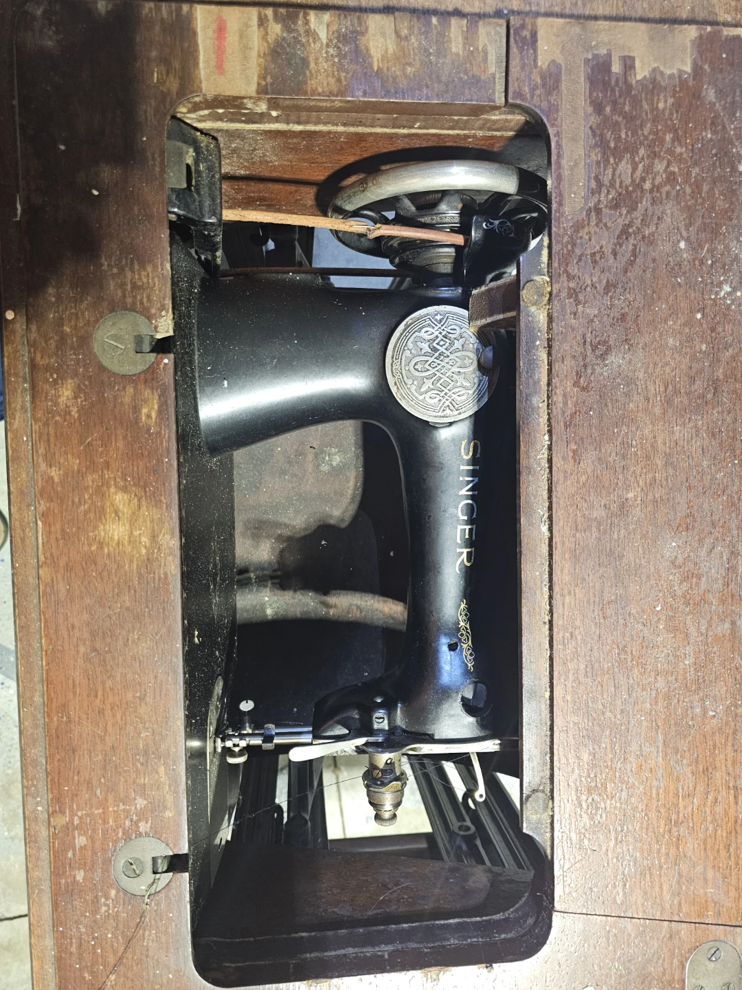 Vintage Singer Sewing Machine - photo 3