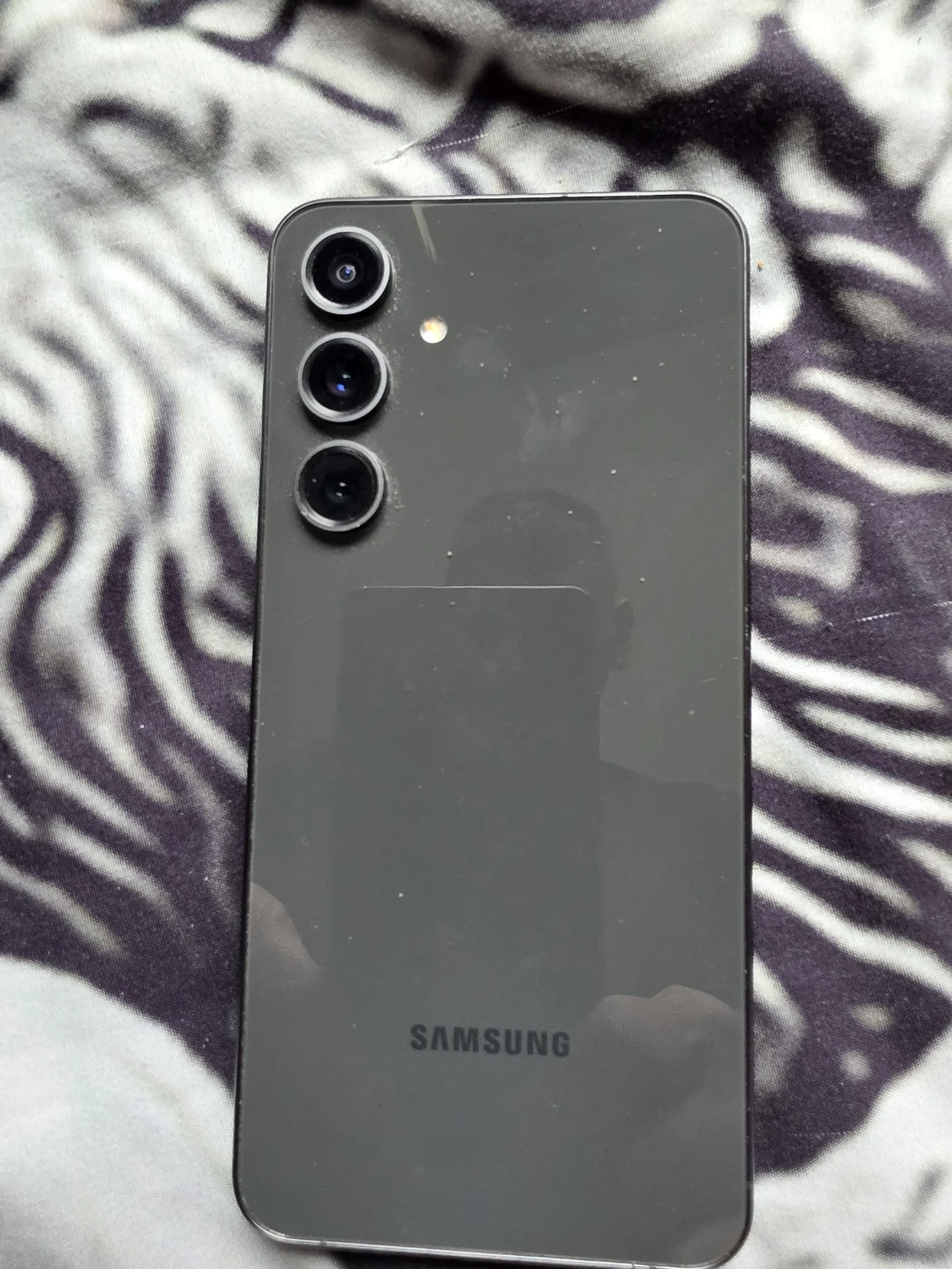 Samsung S24 Smartphone - photo 5