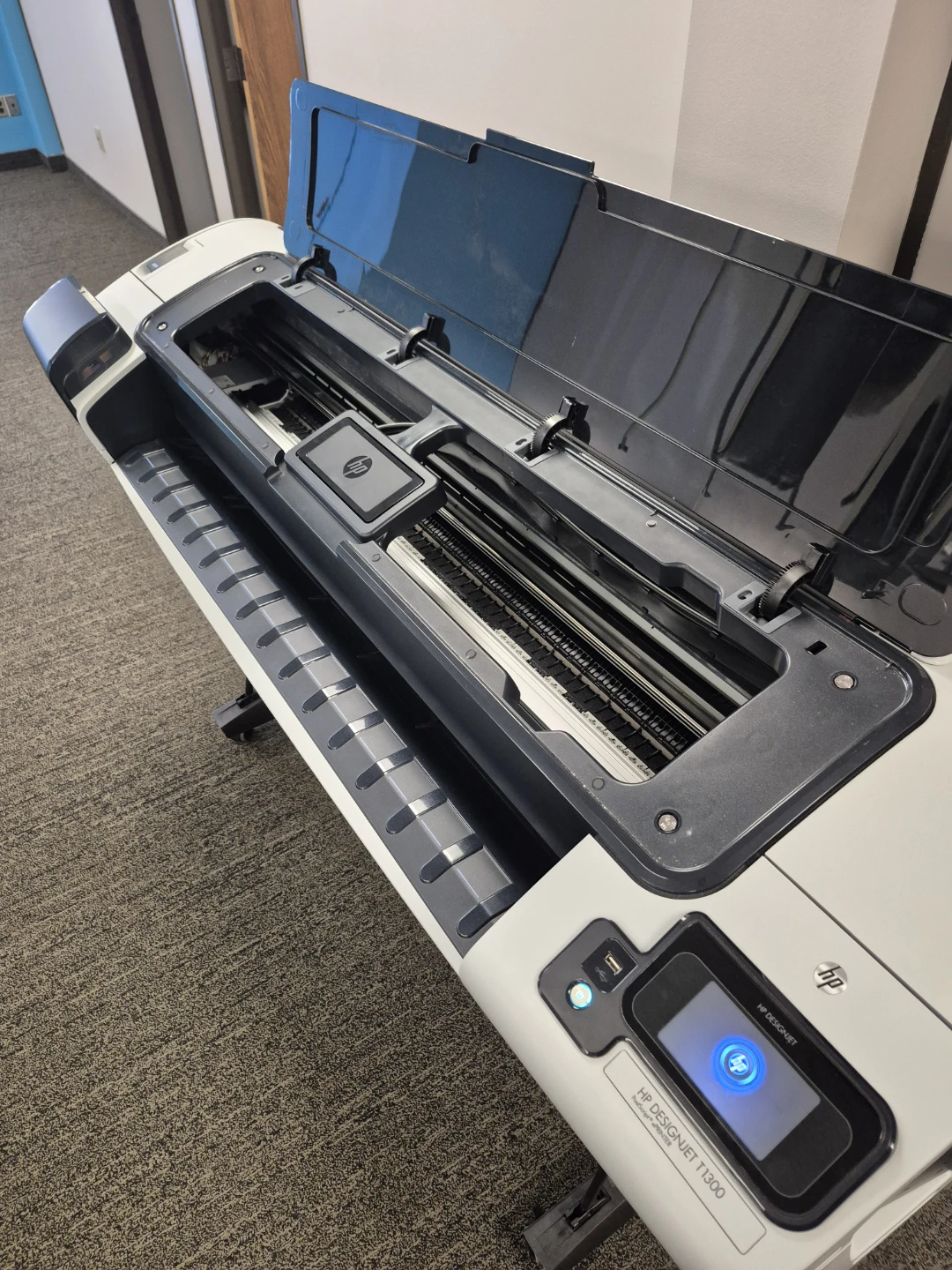 HP DesignJet T1300 ePrinter - photo 4