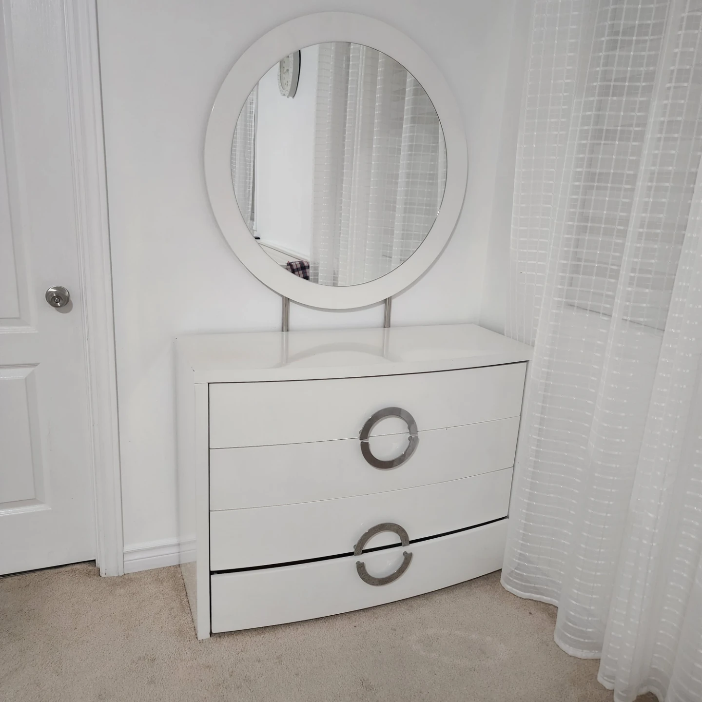 White 3-Drawer Dresser with Round Mirror - photo 2