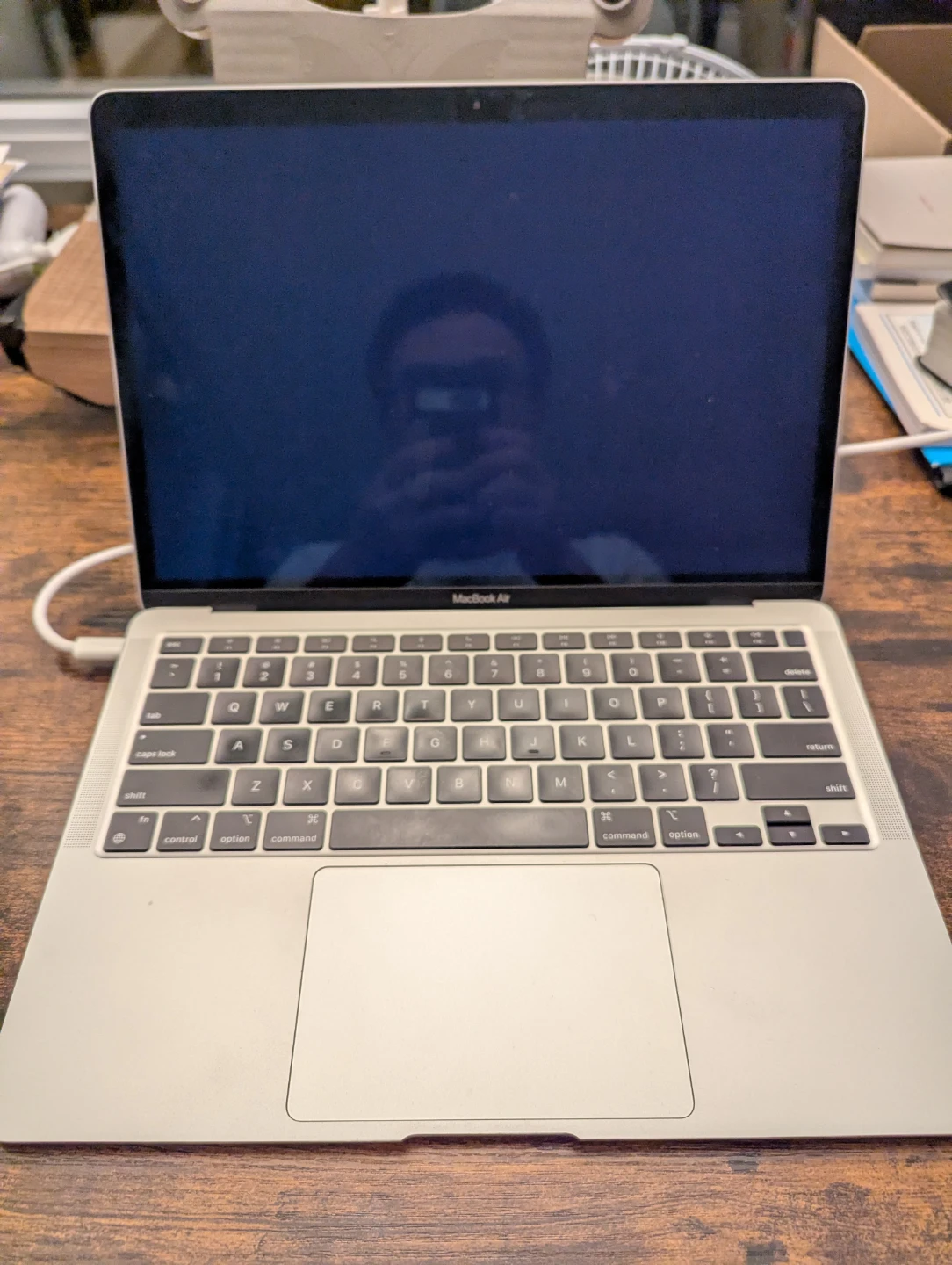 MacBook Air M1, 13.3-inch Retina Display, 8GB RAM, 1TB Storage - photo 3