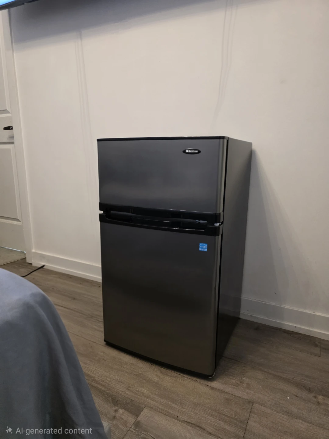 Danby Designer Mini Fridge - photo 2