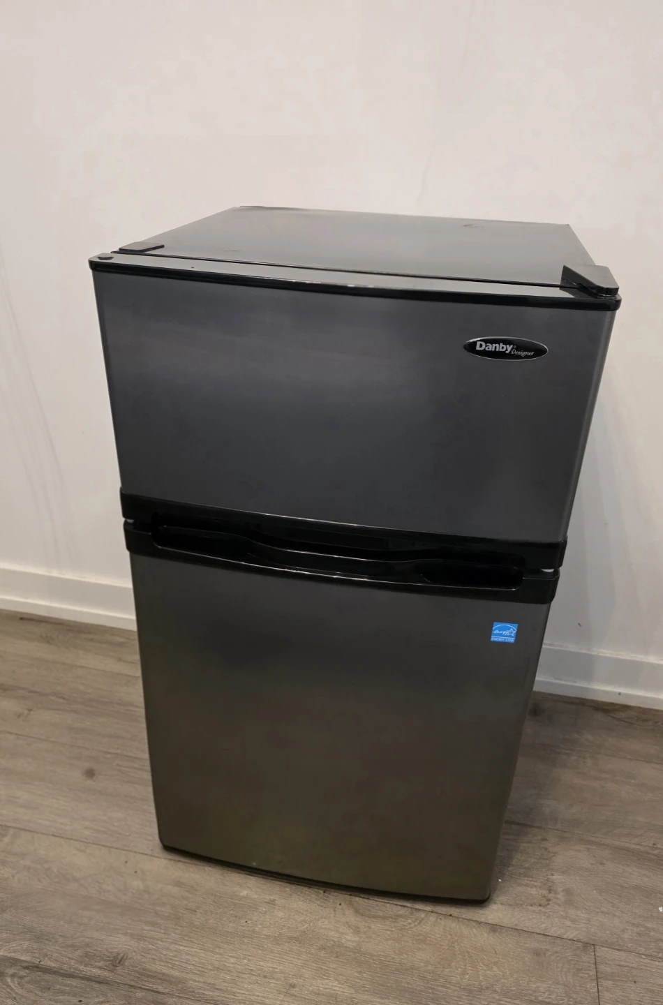 Danby Designer Mini Fridge - photo 5