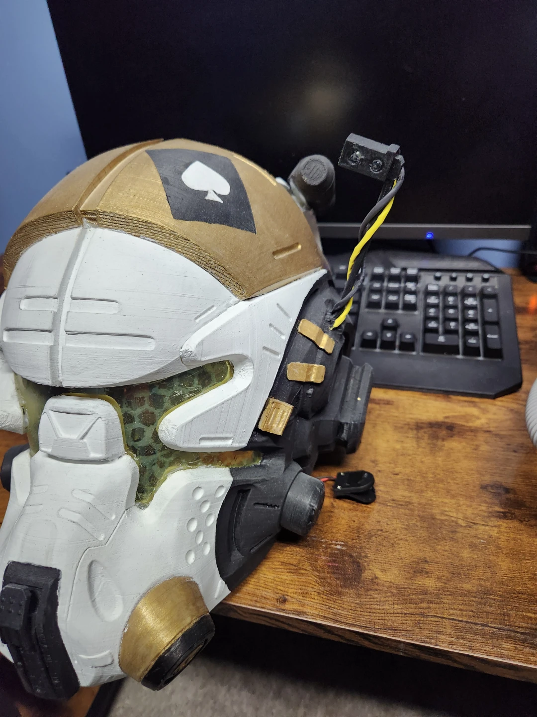 Titan fall helmet - photo 2