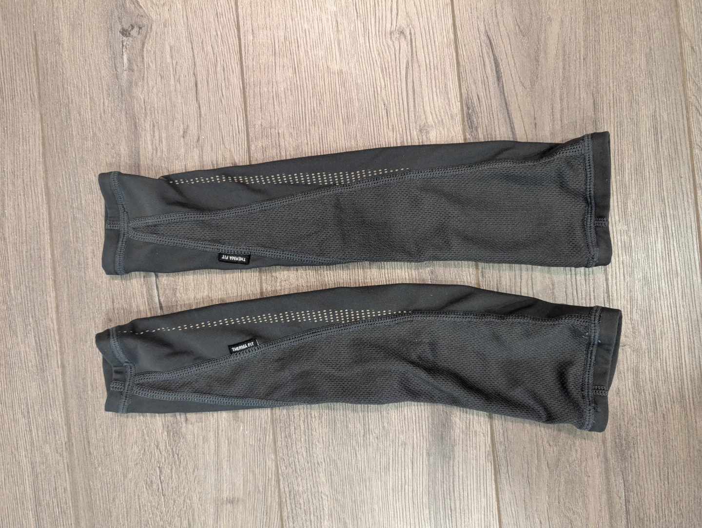 EUC - Women's Nike Pro Calf Therma Fit Compression Sleeves - photo 2