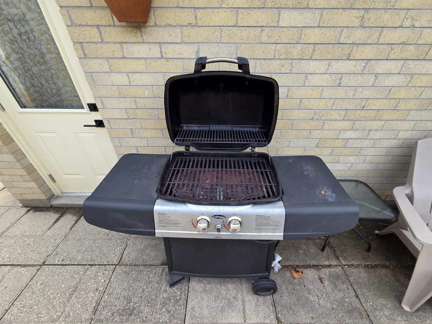 FREE Uniflame Gas Grill BBQ - photo 3