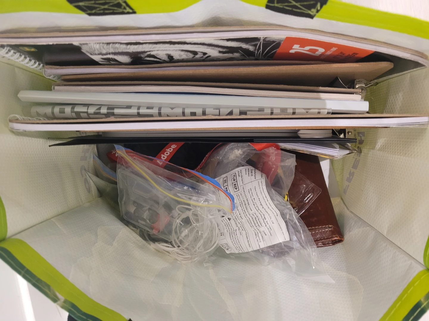 FREE Notebooks, pens, headphones - office supplies - photo 4