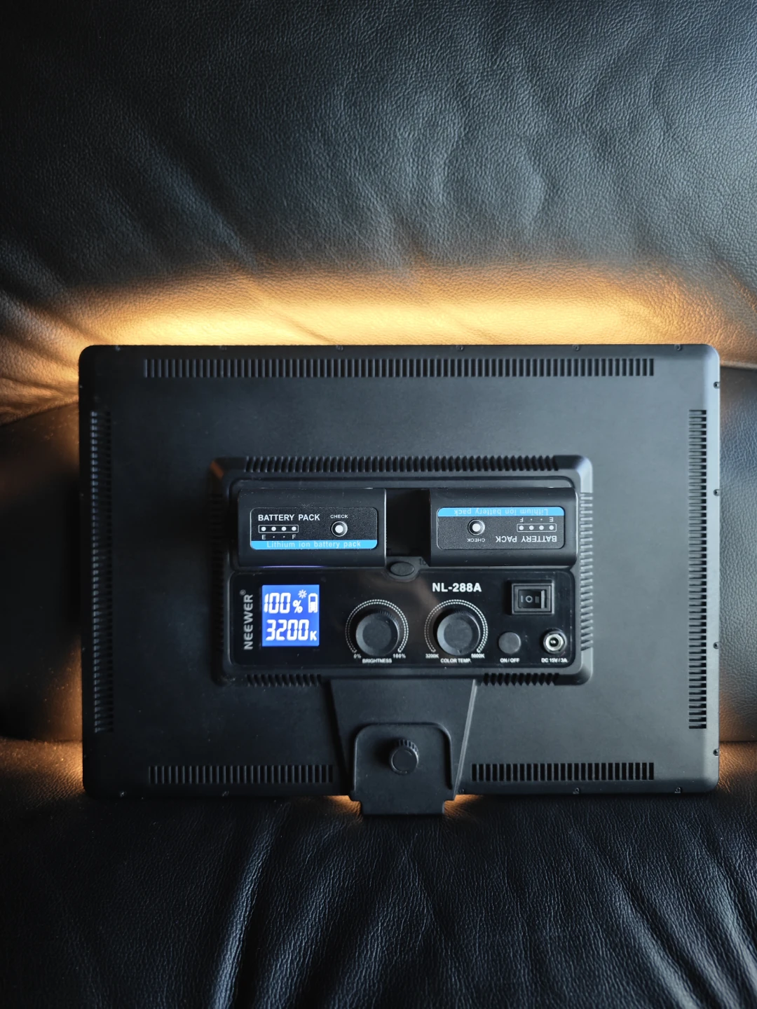Neewer LED Video Light Panel with 2 x batteries and charger