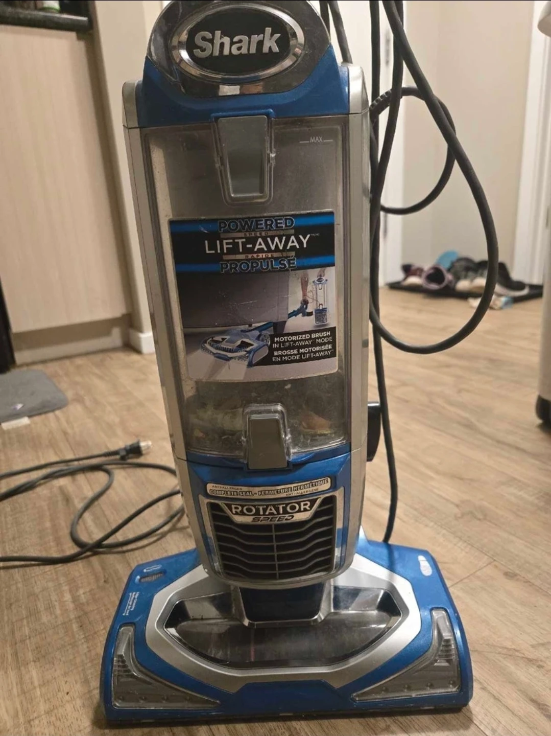 Shark Rotator Powered Lift-Away Vaccum - photo 2