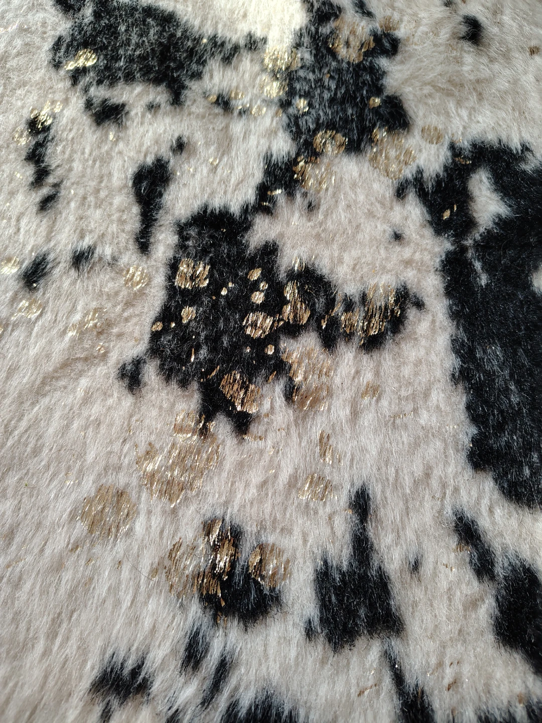 Machine Washable Faux Cow Rug w Gold Metallic - photo 4