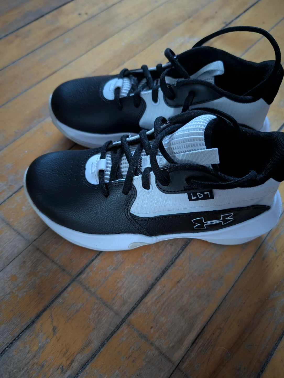 Under Armour Basketball Shoes - Youth Size 3Y - photo 3