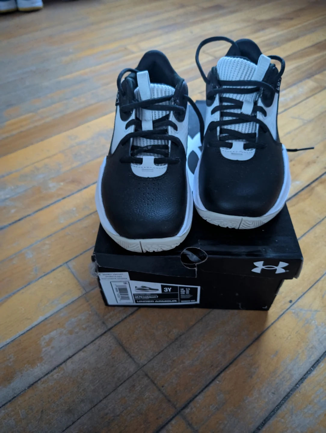 Under Armour Basketball Shoes - Youth Size 3Y - photo 4