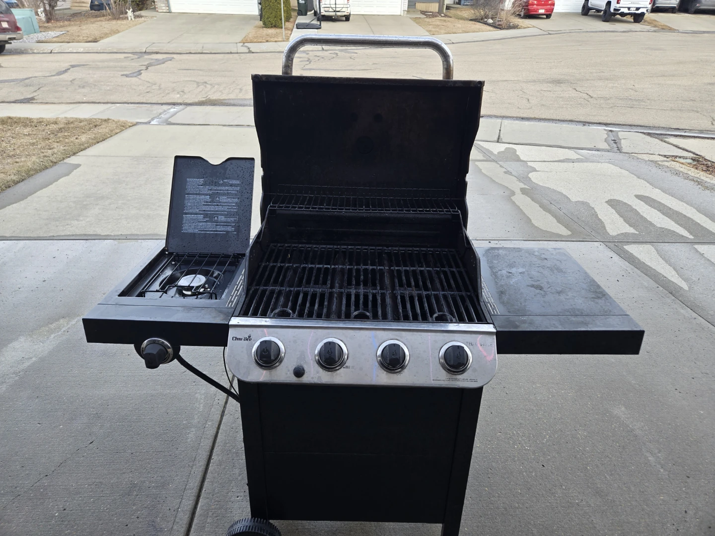 Char-Broil 4-Burner Gas Grill with Side Burner - photo 3